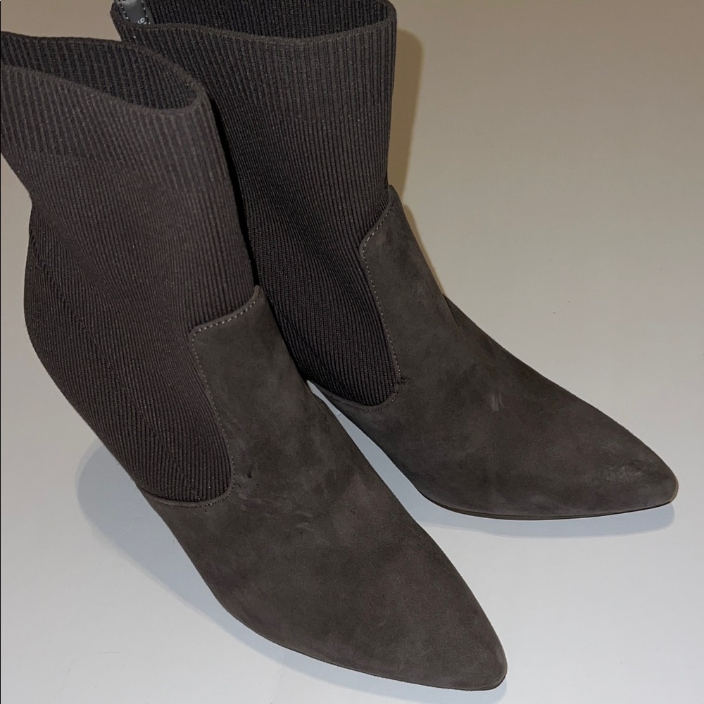 Steve Madden Charcoal Ankle Booties Womens's Size 9 - Picture 1 of 5